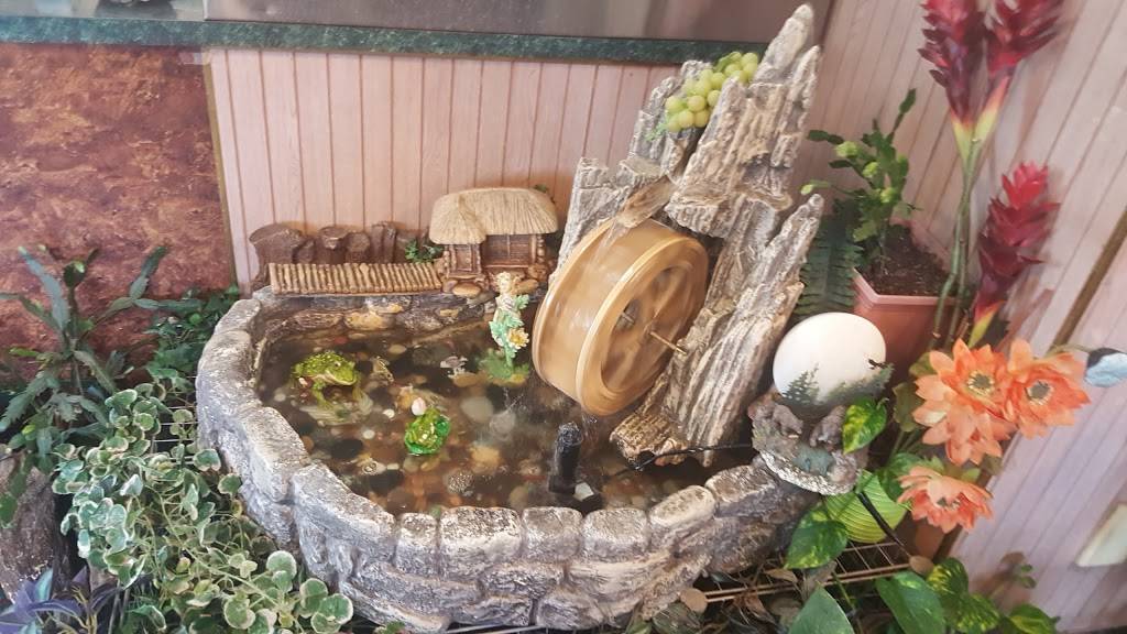 Flos Pancake House | restaurant | 335 Muldoon Rd, Anchorage, AK 99504, USA | 9073392440 OR +1 907-339-2440