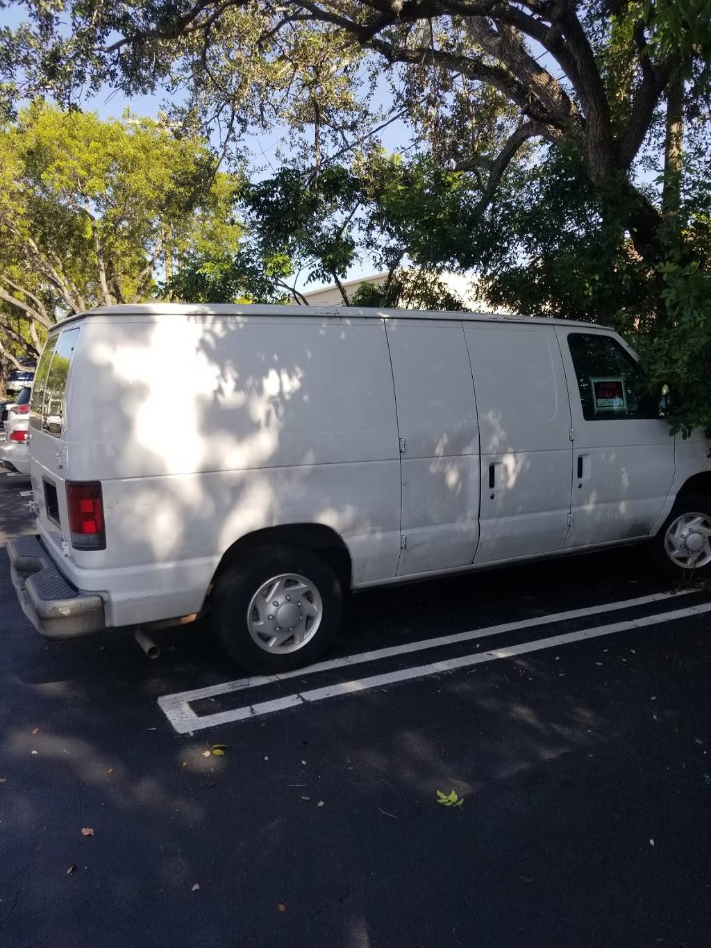 La Masica Cafeteria & Restaurante | restaurant | 311 SW 12th Ave, Miami, FL 33130, USA | 3059850688 OR +1 305-985-0688