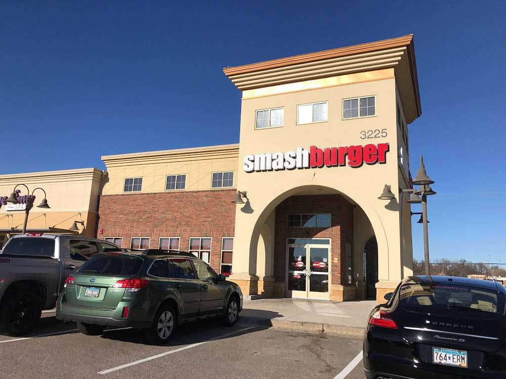 Smashburger | restaurant | 3225 Vicksburg Ln N Suite G, Bldg. B, Plymouth, MN 55447, USA | 7632521496 OR +1 763-252-1496