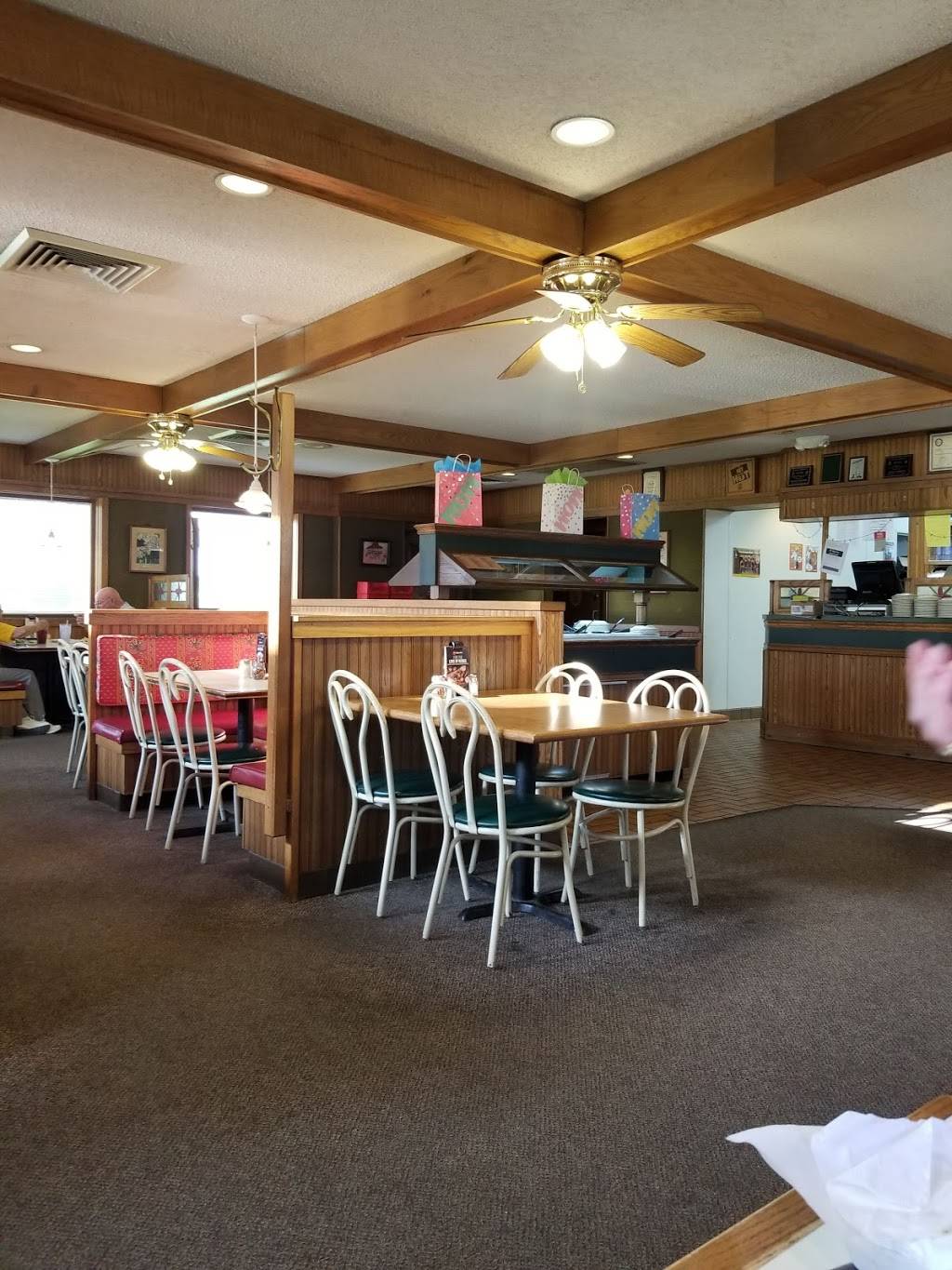 Pizza Hut | meal takeaway | 1511 Domes Dr, Blue Earth, MN 56013, USA | 5075264646 OR +1 507-526-4646