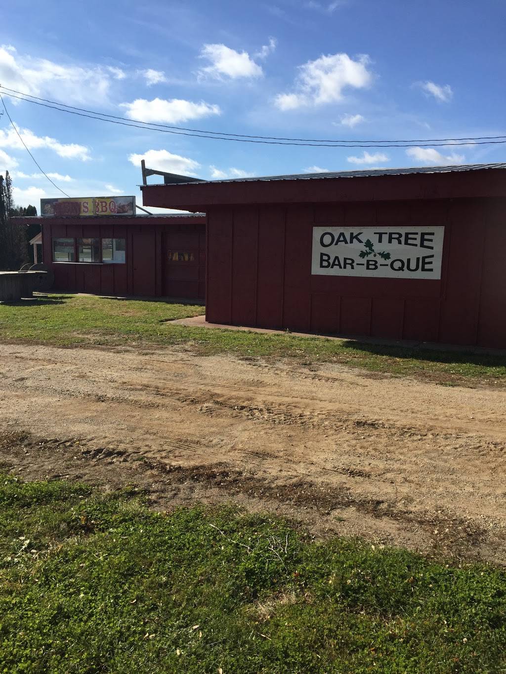 Oaktree Bar-B-Que | restaurant | 2315 Circle Dr W, Spirit Lake, IA 51360, USA | 7123369000 OR +1 712-336-9000