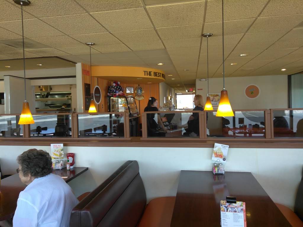 Village Inn | bakery | 575 Apache Trail, Apache Junction, AZ 85120, USA | 4809824579 OR +1 480-982-4579