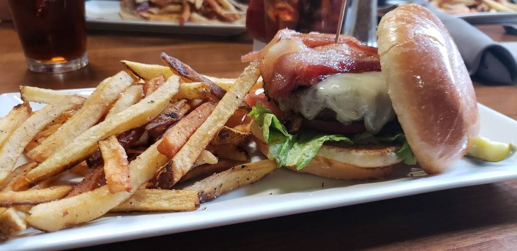 The Vanguard Brewpub & Distillery | restaurant | 504 N King St, Hampton, VA 23669, USA | 7572241216 OR +1 757-224-1216