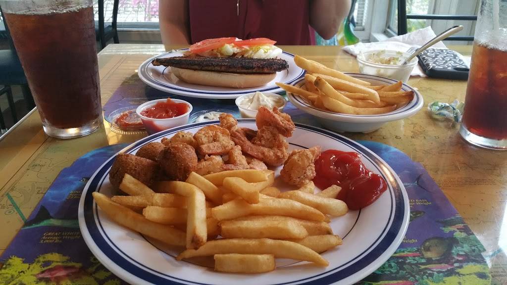 Fishermans Cove | restaurant | 12311 E Gulf to Lake Hwy, Inverness, FL 34450, USA | 3526375888 OR +1 352-637-5888