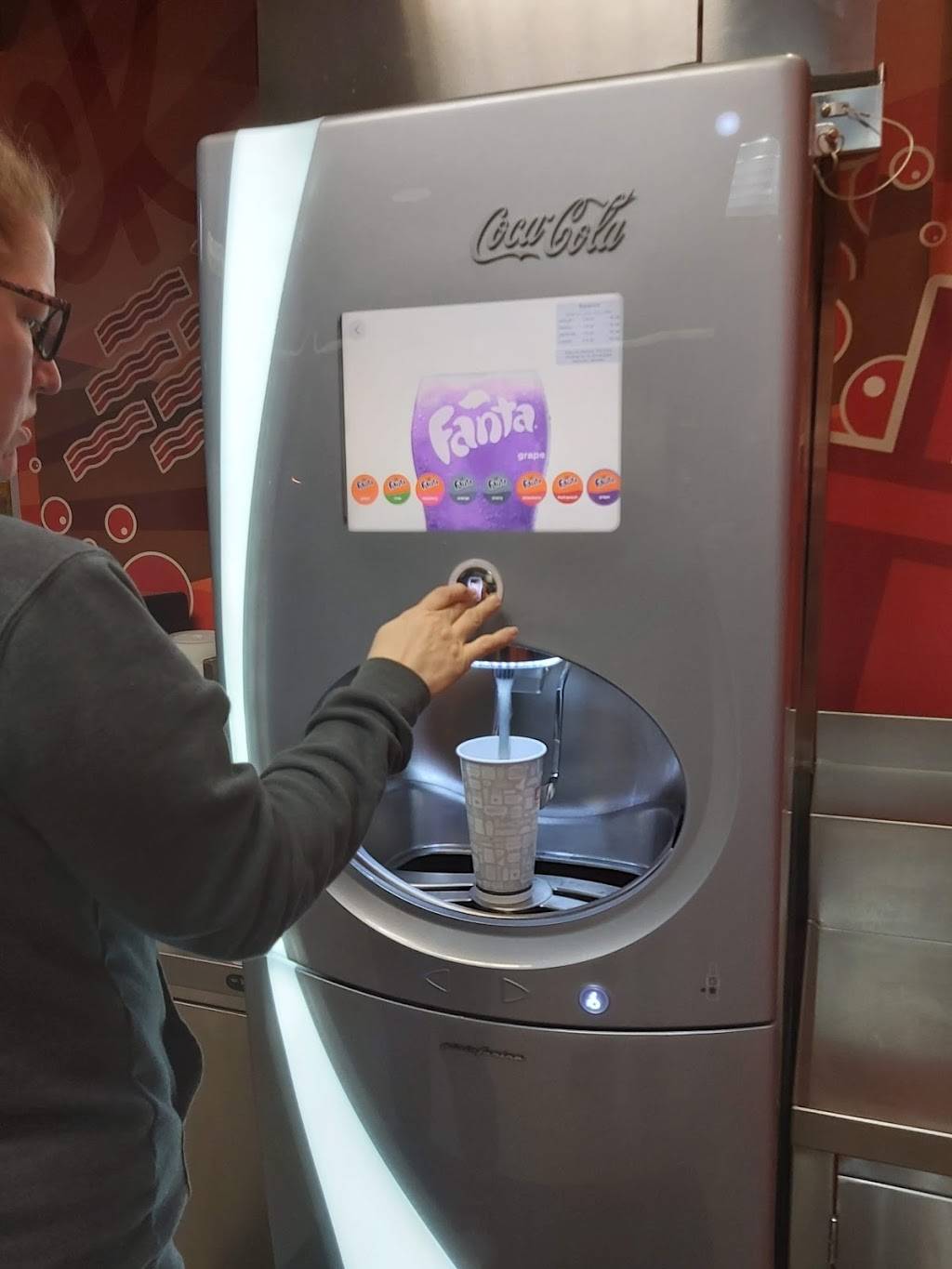 Jack in the Box | restaurant | 9408 Old Hwy 99 N, Burlington, WA 98233, USA | 3607570938 OR +1 360-757-0938