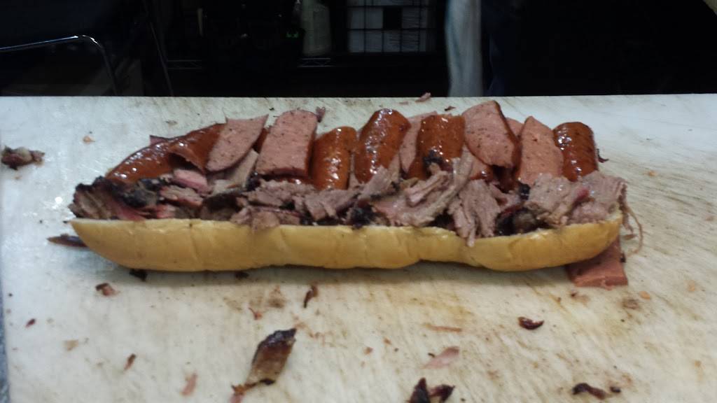 Old Smokehouse | restaurant | 5145 Fredericksburg Rd, San Antonio, TX 78229, USA | 2103405039 OR +1 210-340-5039