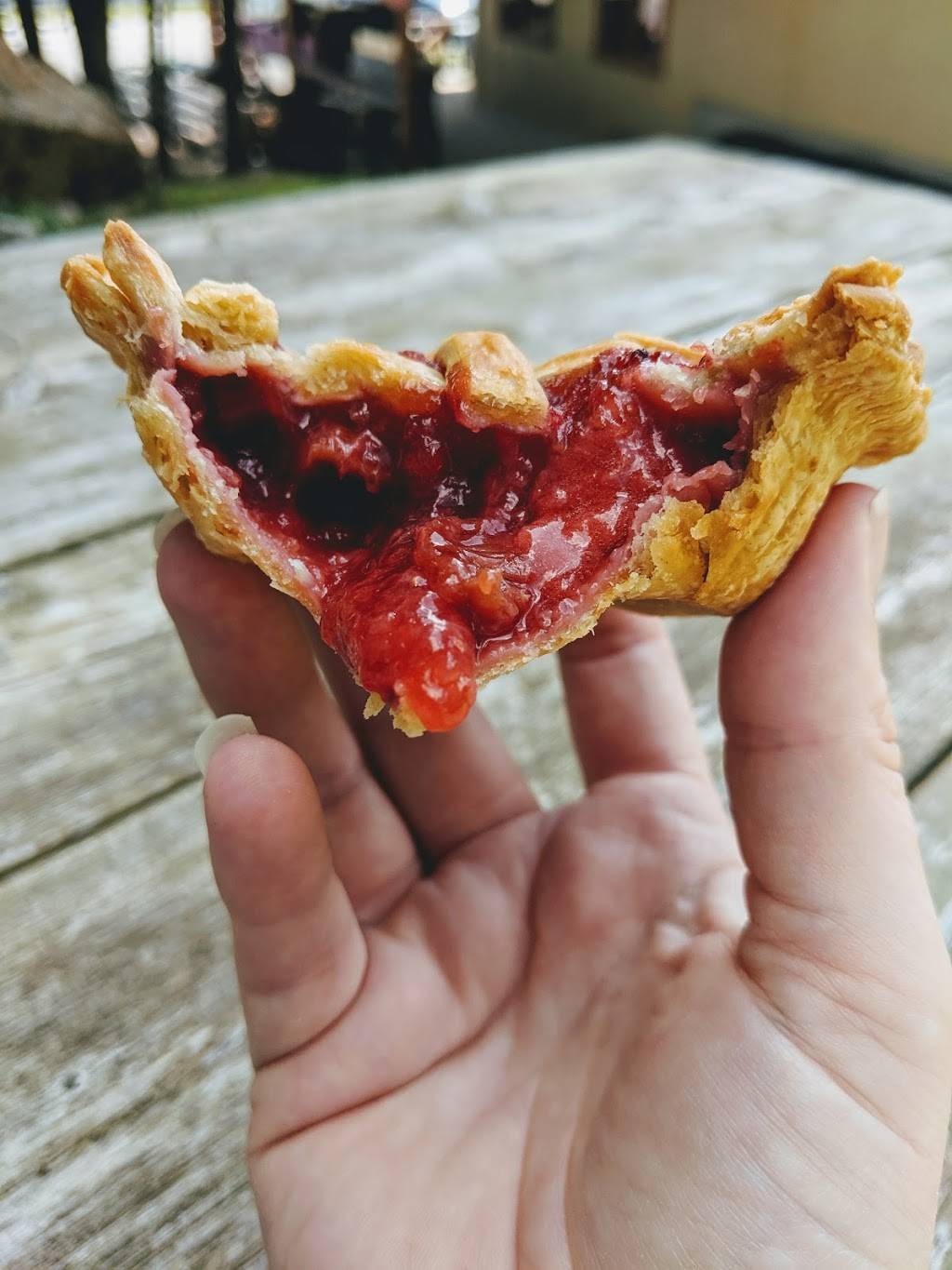 Marmite Du Terroir | restaurant | 1935 Chemin dOka, Oka, QC J0N 1E0, Canada | 4504151115 OR +1 450-415-1115