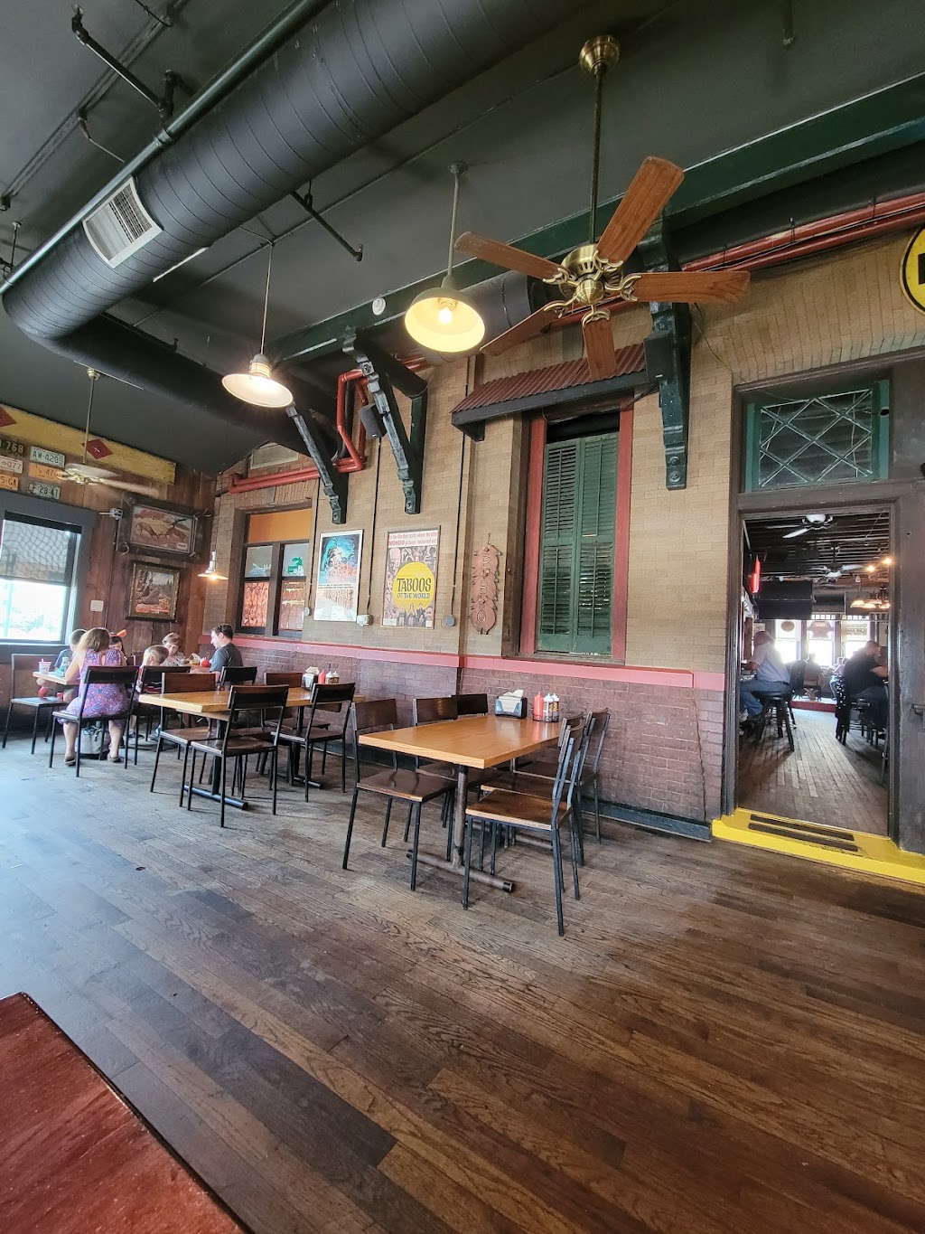 Dinosaur Bar-B-Que | restaurant | 99 Court St, Rochester, NY 14604, USA | 5853257090 OR +1 585-325-7090