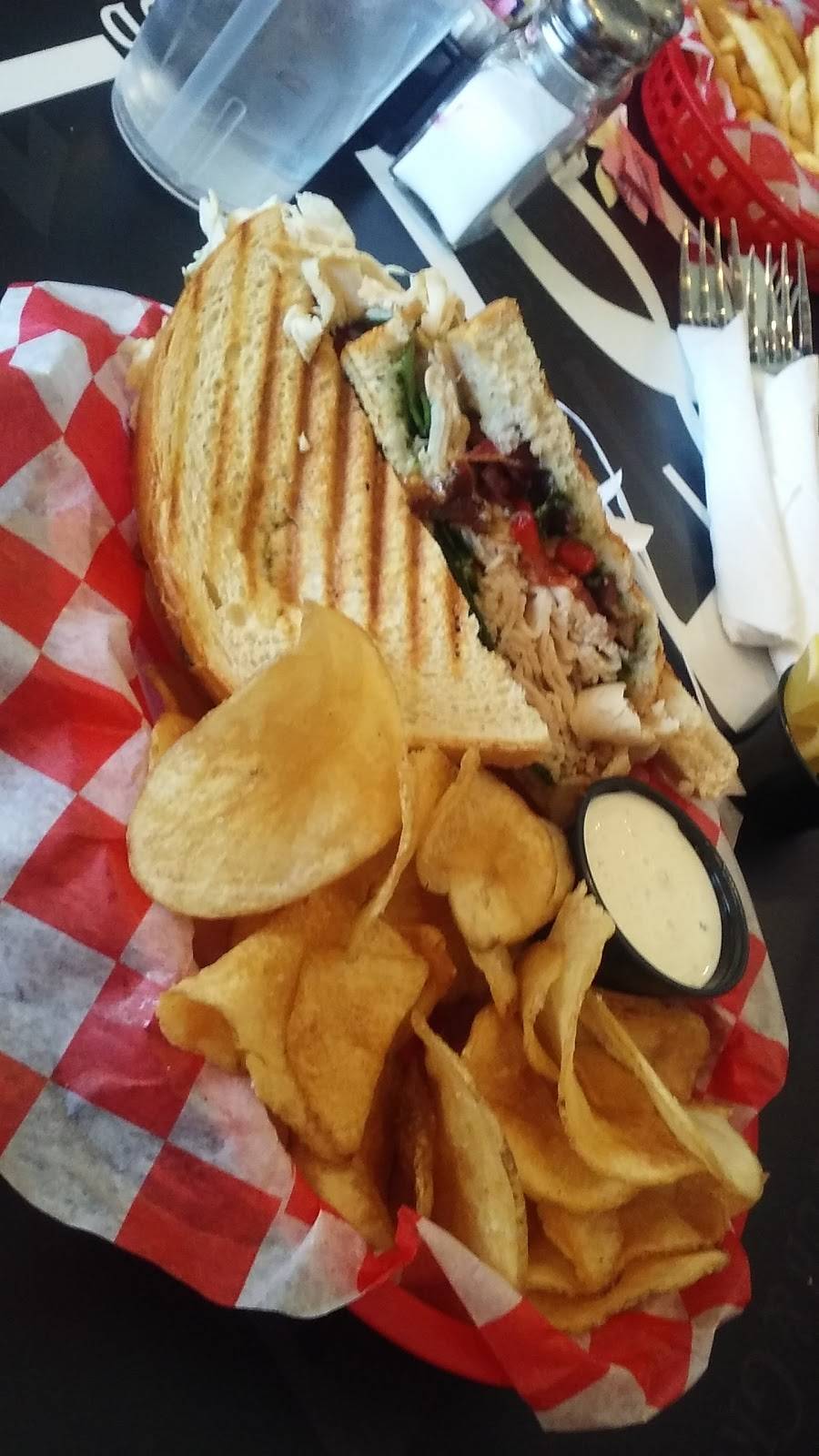 1877 Pub & Grub | restaurant | 116 1st Ave S, Conover, NC 28613, USA | 8289944836 OR +1 828-994-4836