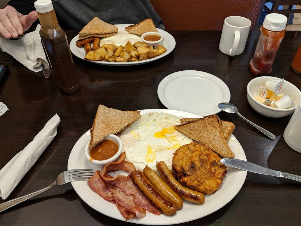 Mollys Country Kitchen | restaurant | 2727 Courtice Rd, Courtice, ON L1E 3A2, Canada | 9052409477 OR +1 905-240-9477