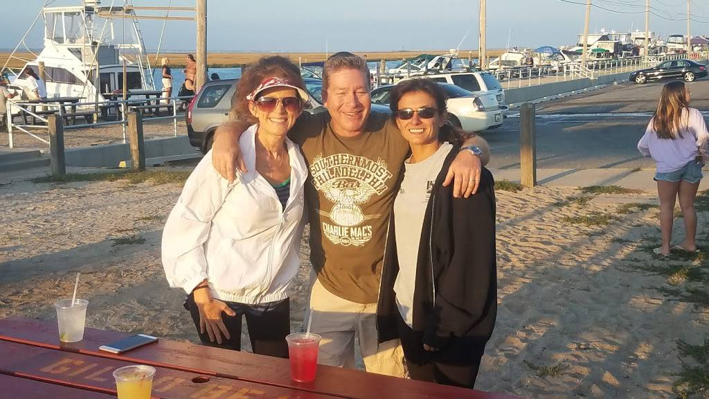 Gilgo Beach Inn | restaurant | Gilgo Beach Parking Lot (Ocean Parkway), Gilgo Beach, NY 11702, USA | 6318263339 OR +1 631-826-3339