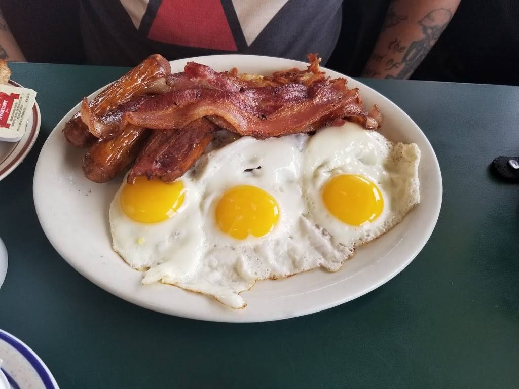 Galloping Gerties Bar & Grill | restaurant | 15417 Union Ave SW, Lakewood, WA 98498, USA | 2535844848 OR +1 253-584-4848