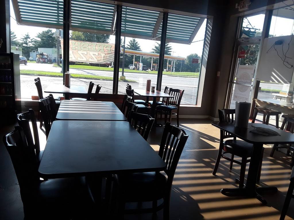 Crust Plus | restaurant | 6020 Blue Ridge Blvd, Raytown, MO 64133, USA | 8162667000 OR +1 816-266-7000