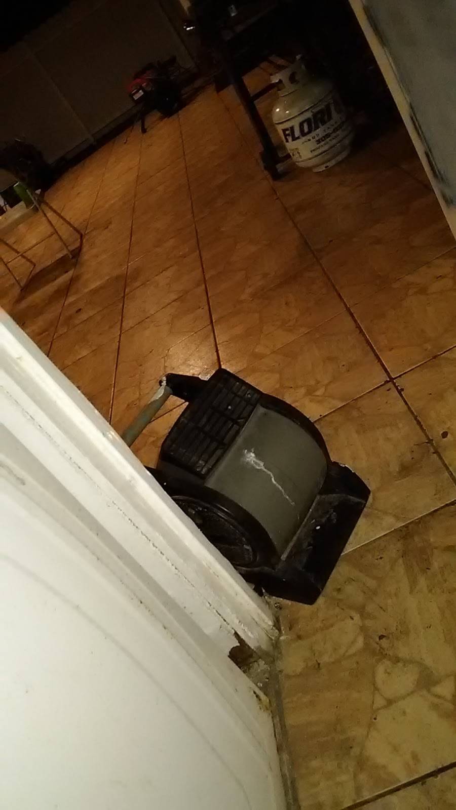 Churchs Chicken | restaurant | 21595 S Dixie Hwy, Goulds, FL 33189, USA | 3052388079 OR +1 305-238-8079