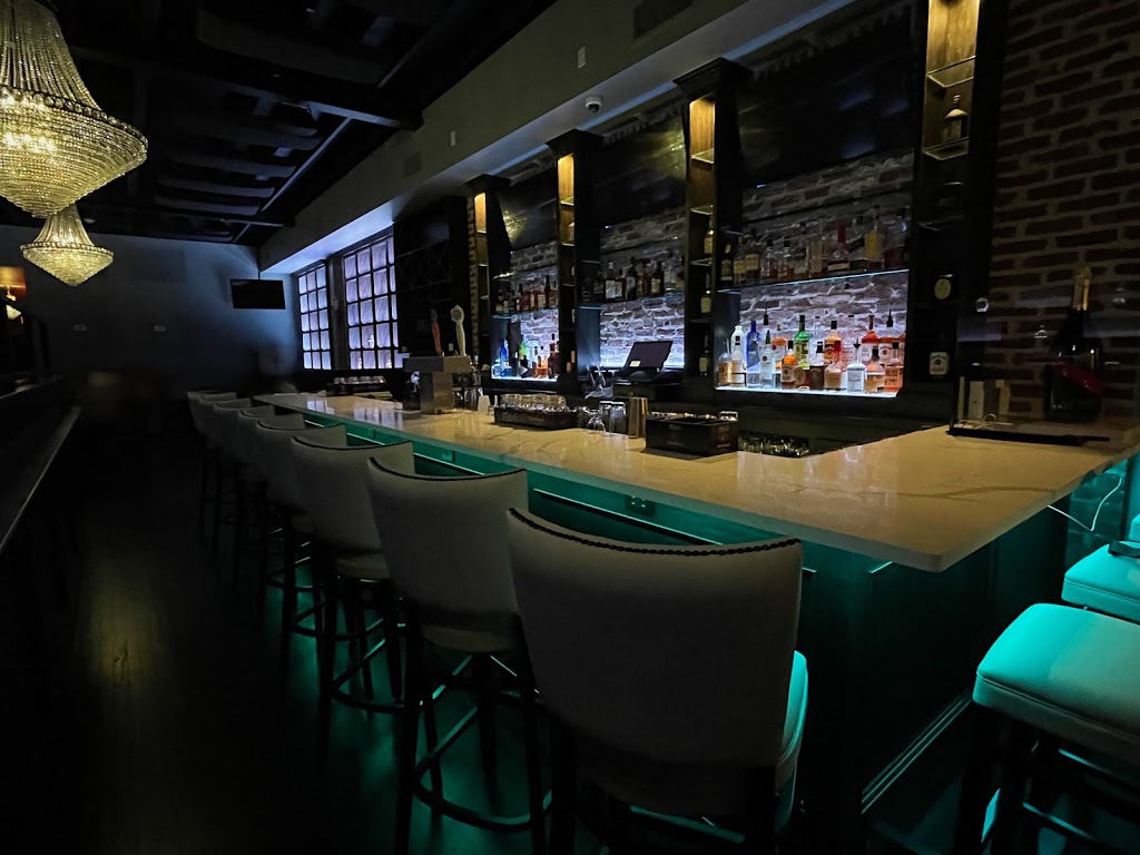 Avenue Social Kitchen & Cocktails | restaurant | 106 Bedford Ave, Bellmore, NY 11710, USA | 5169001660 OR +1 516-900-1660