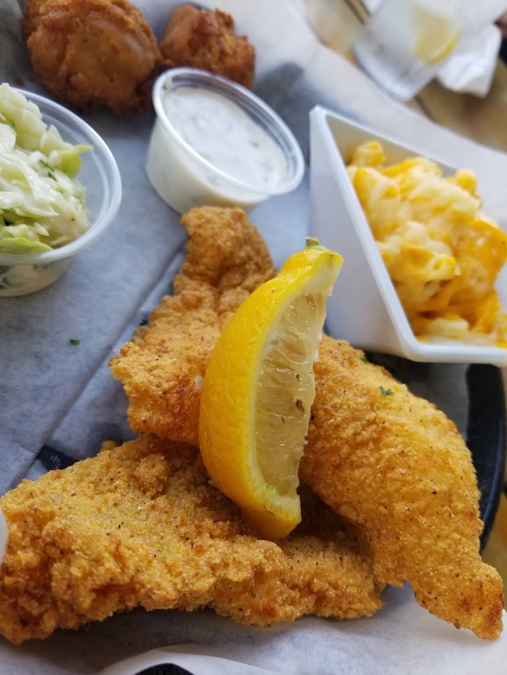 Blue Moon Waterfront Grille | restaurant | 525 Basswood Dr, Nashville, TN 37209, USA | 6153566666 OR +1 615-356-6666