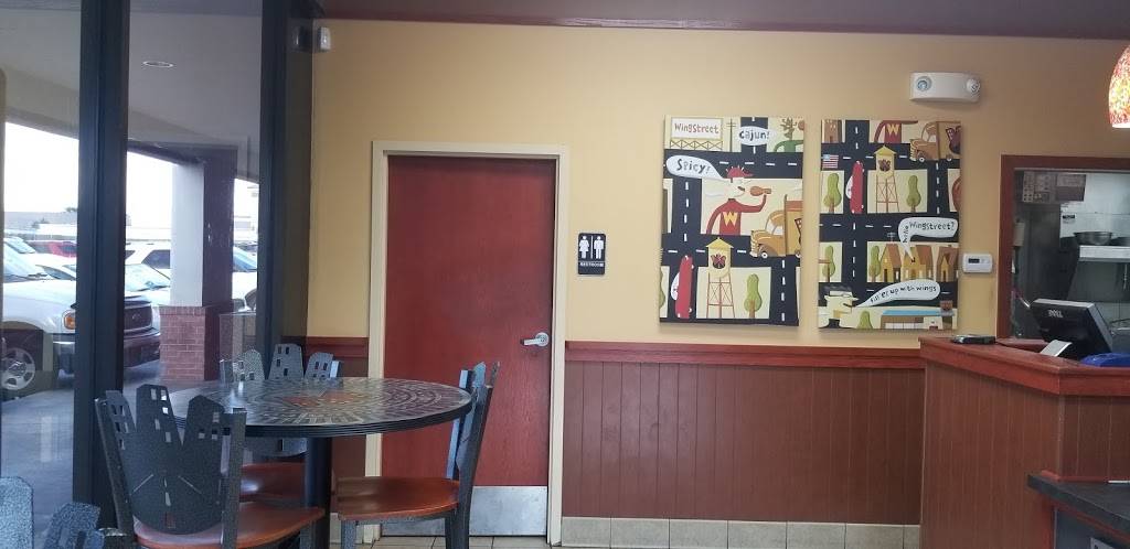 Pizza Hut | meal takeaway | 12100 N Rockwell Ave, Oklahoma City, OK 73162, USA | 4057218666 OR +1 405-721-8666