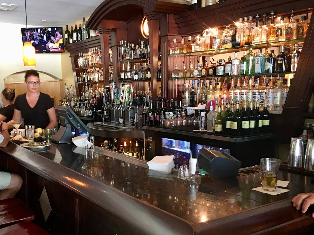 Salt Rock Grill | restaurant | 19325 Gulf Blvd, Indian Shores, FL 33785, USA | 7275937625 OR +1 727-593-7625