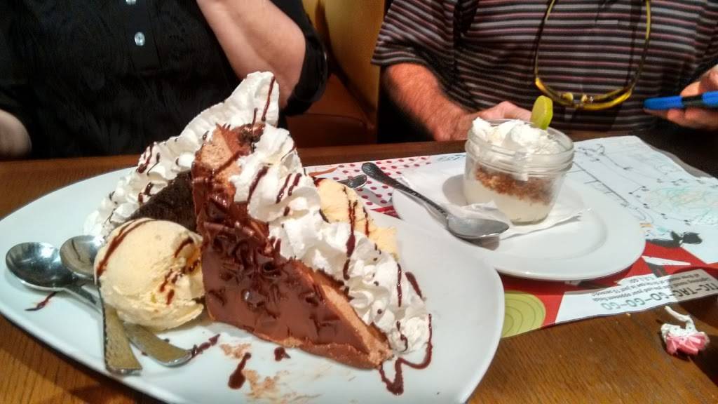 LongHorn Steakhouse | meal takeaway | 5375 E Bay Dr, Clearwater, FL 33764, USA | 7275391536 OR +1 727-539-1536