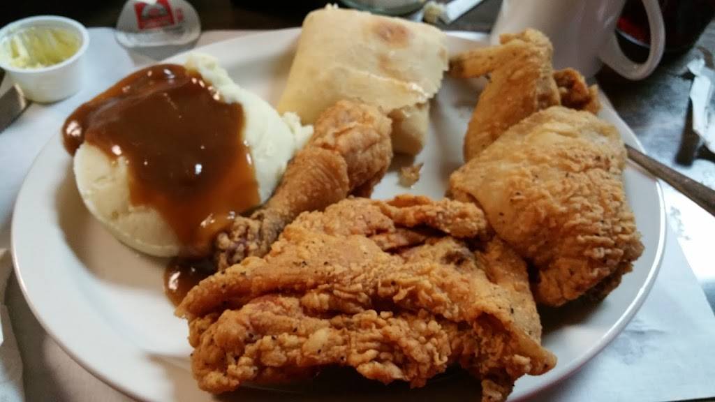 Granny Frannys | restaurant | 3191 Flucom Rd, De Soto, MO 63020, USA | 6365864100 OR +1 636-586-4100