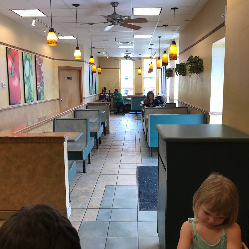 Subway | restaurant | 156 Magnolia St, Spartanburg, SC 29306, USA | 8645850133 OR +1 864-585-0133