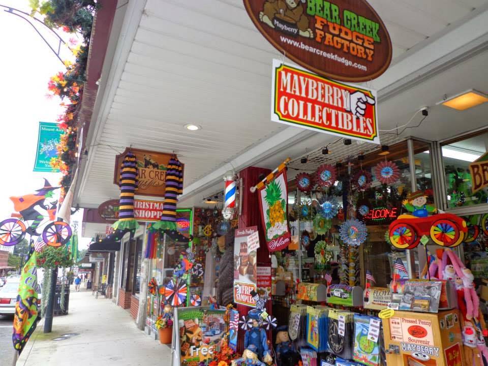 Bear Creek Gifts and Candy Kitchen | restaurant | 165 N Main St, Mt Airy, NC 27030, USA | 3367866602 OR +1 336-786-6602