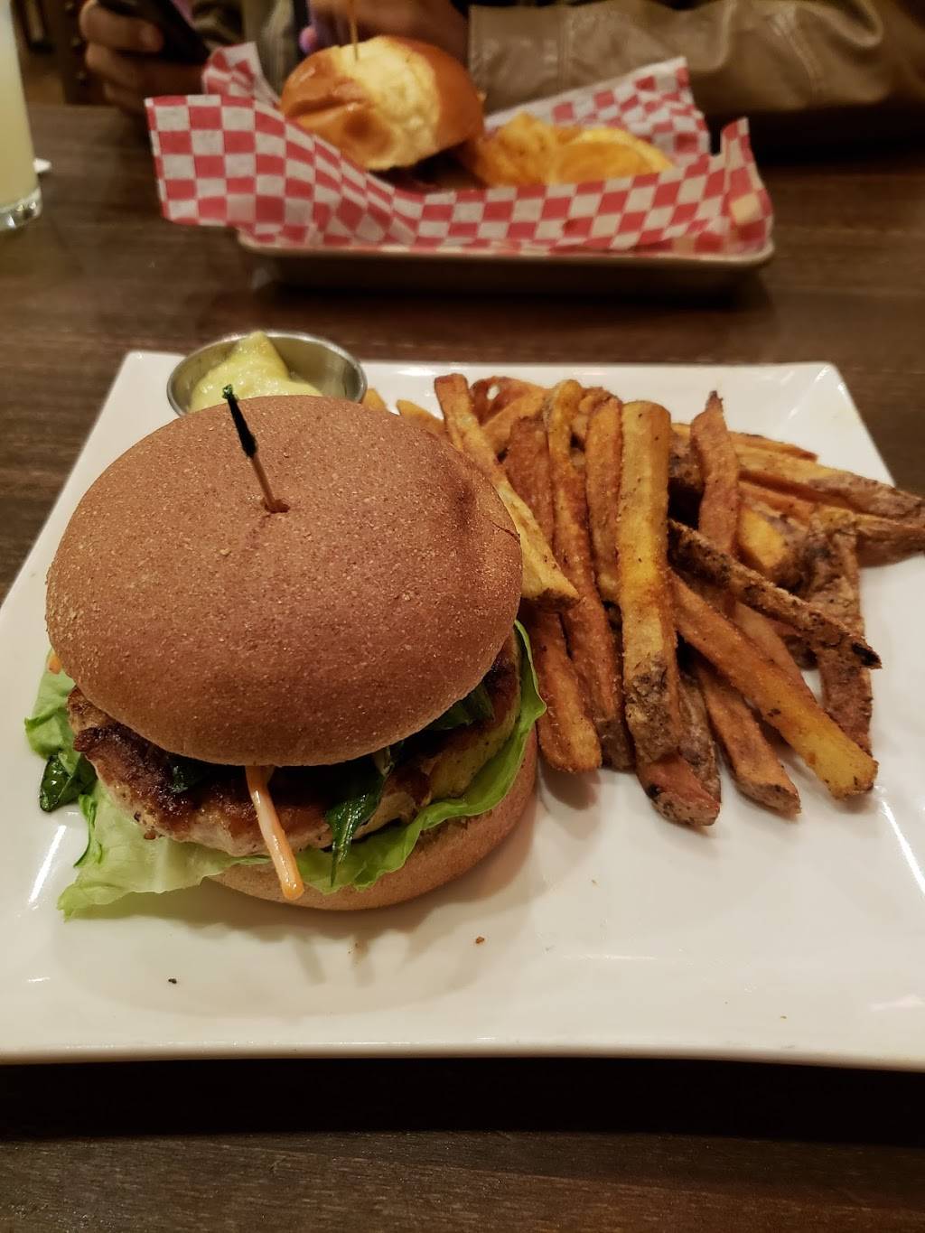 317 Burger | restaurant | 915 E Westfield Blvd, Indianapolis, IN 46220, USA | 3172511317 OR +1 317-251-1317