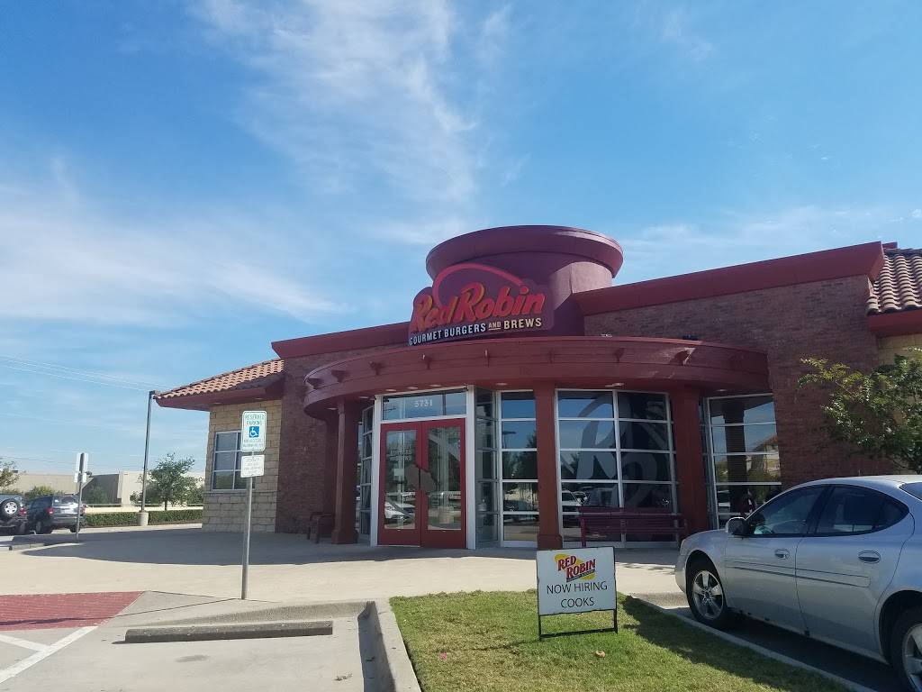 Red Robin Gourmet Burgers and Brews | restaurant | 5731 Long Prairie Rd, Flower Mound, TX 75028, USA | 9725395400 OR +1 972-539-5400