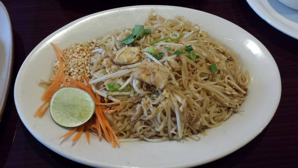 Saeb Thai & Noodles | restaurant | 226 W Bitters Rd #124, San Antonio, TX 78216, USA | 2105453354 OR +1 210-545-3354