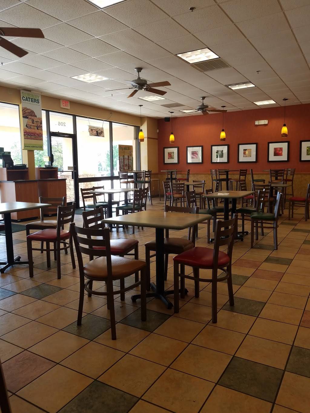 Subway | restaurant | 206 Thompson St, Hendersonville, NC 28792, USA | 8286969266 OR +1 828-696-9266