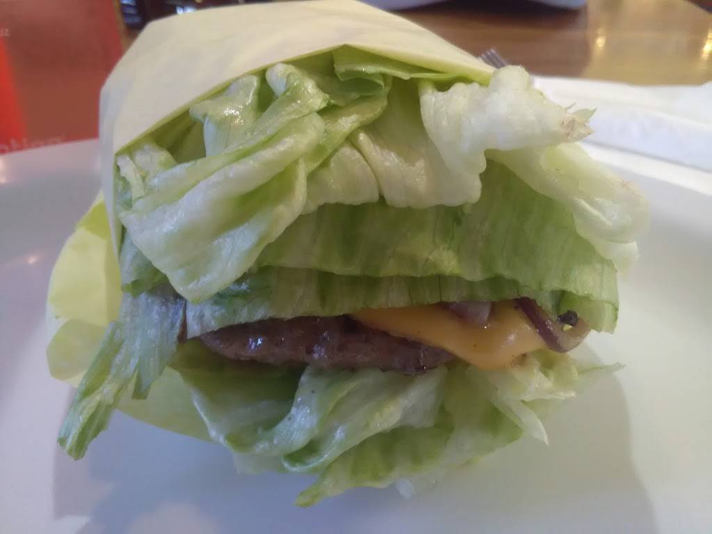 Burgerlicious | restaurant | 21044 Bear Valley Rd, Apple Valley, CA 92308, USA | 7602474999 OR +1 760-247-4999