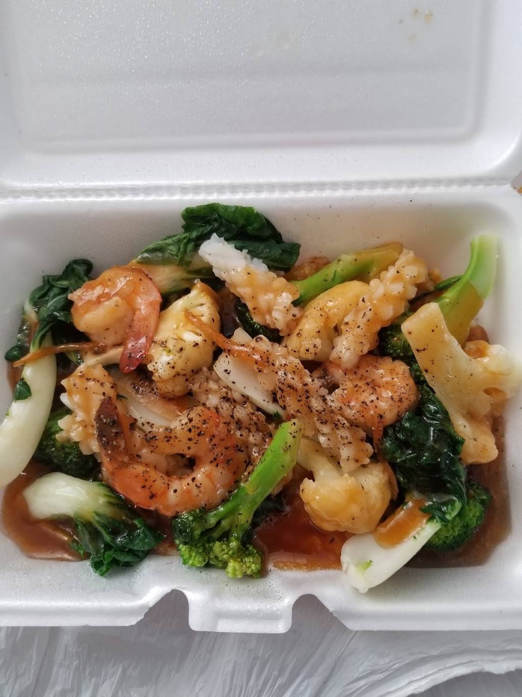 Hoai Huong Restaurant | restaurant | 716 The Queensway, Etobicoke, ON M8Y 1L3, Canada | 4165038118 OR +1 416-503-8118