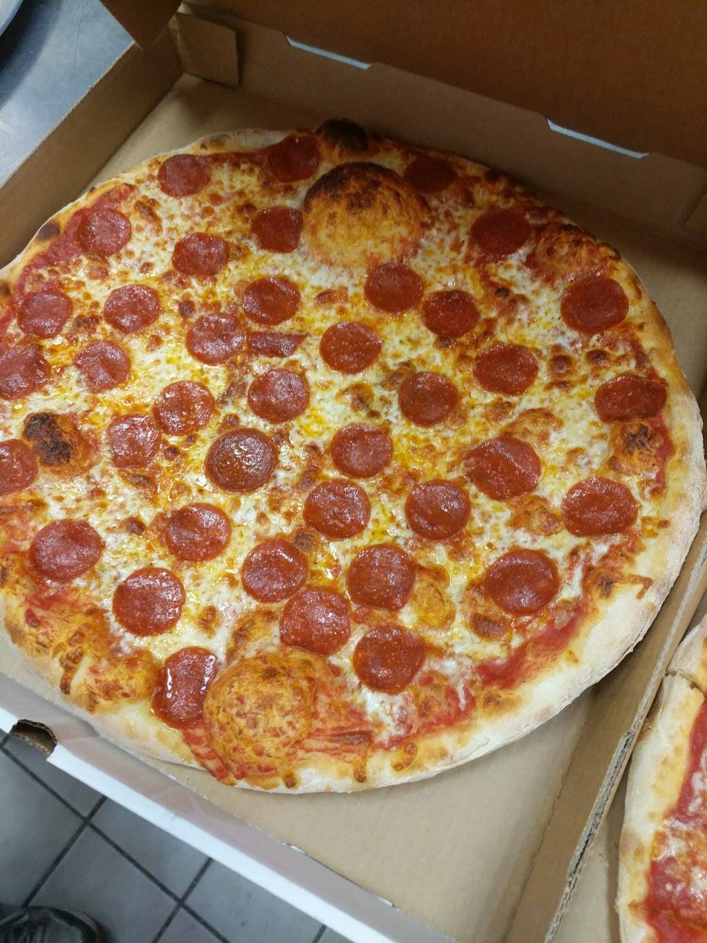 Alfredos Pizza Villa | restaurant | 201 S Estes Dr, Chapel Hill, NC 27514, USA | 9199683424 OR +1 919-968-3424