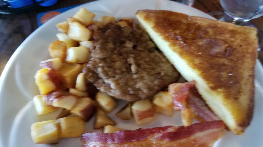 The Lakeview Restaurant and Lounge | restaurant | 5780 Shanty Creek Rd, Bellaire, MI 49615, USA | 2315333000 OR +1 231-533-3000