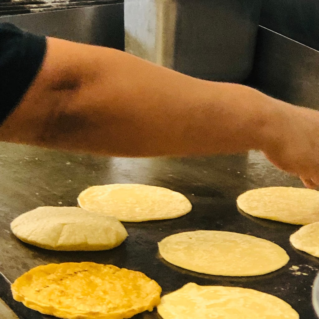 Maiz & Barro Mexican Grill - Cantina | restaurant | 6050 W 159th St, Oak Forest, IL 60452, USA | 7085774186 OR +1 708-577-4186