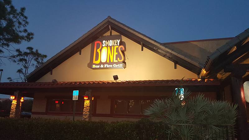 Smokey Bones Bar & Fire Grill | restaurant | 10260 Forest Hill Blvd, Wellington, FL 33414, USA | 5613838240 OR +1 561-383-8240