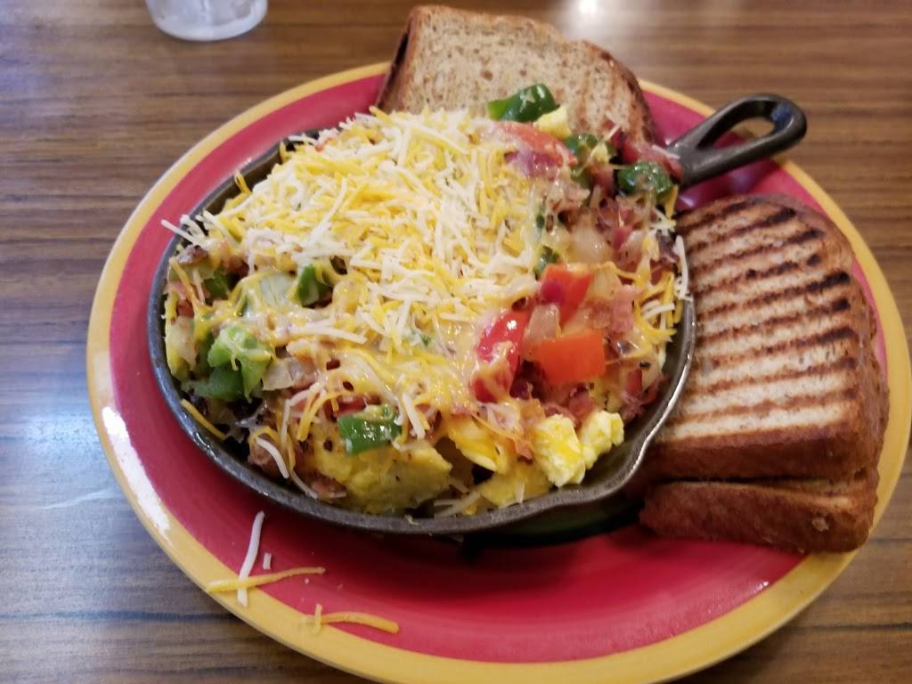 Pattis Pantry & Country Store | restaurant | 2485 Dewey Ave, Rochester, NY 14616, USA | 5856212010 OR +1 585-621-2010