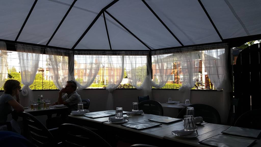 Pauls Spaghetti | restaurant | 488 Cosburn Ave, East York, ON M4J 2N5, Canada | 4164224362 OR +1 416-422-4362