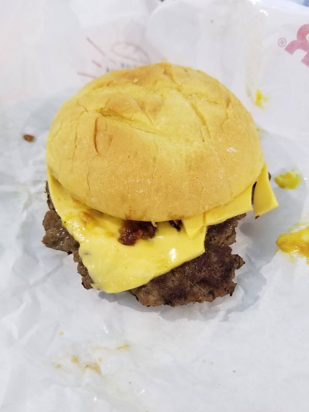 Smashburger | restaurant | Terminal B/C, Philadelphia International Airport, Philadelphia, PA 19153, USA | 3036331500 OR +1 303-633-1500