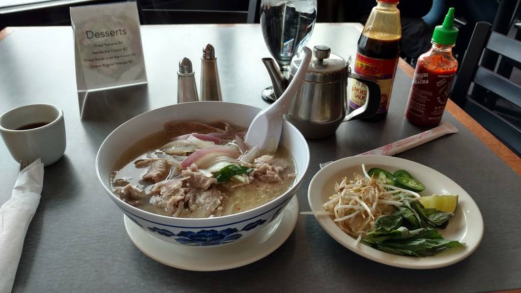 Thai Kitchen | restaurant | 1133 W South Airport Rd, Traverse City, MI 49686, USA | 2316425404 OR +1 231-642-5404