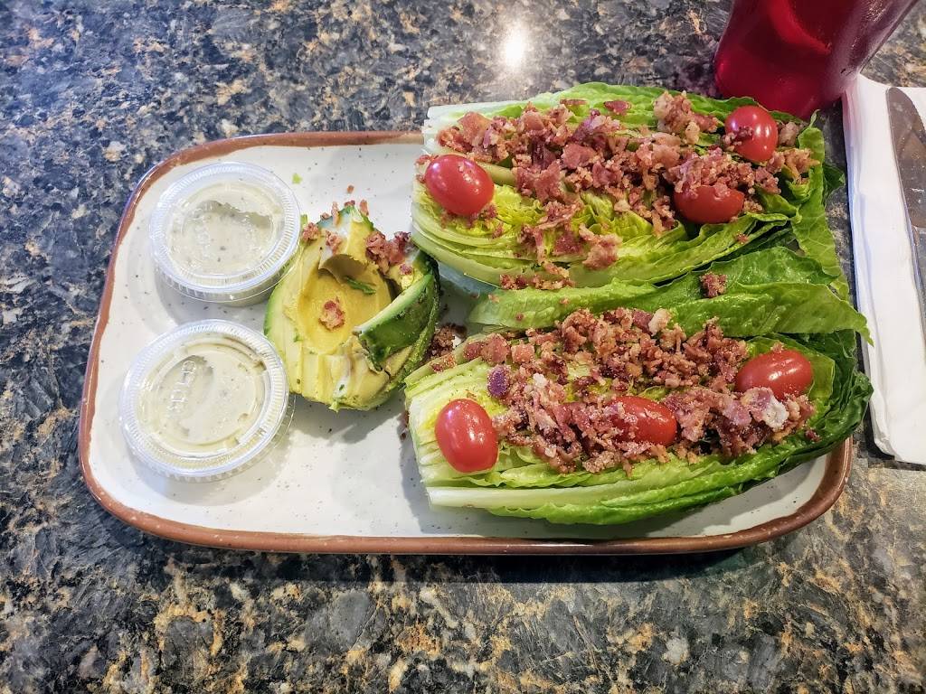 B&Cs Hideout | restaurant | 7242 W US-52, New Palestine, IN 46163, USA | 3178614433 OR +1 317-861-4433