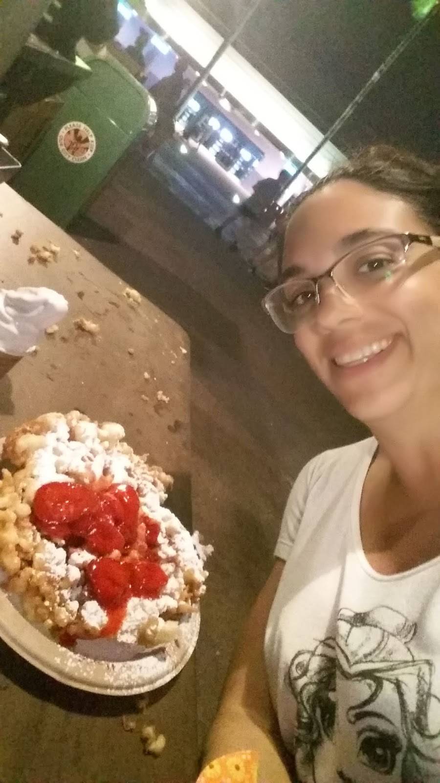 Epic Eats | restaurant | 351 S Studio Dr N, Orlando, FL 32830, USA | 4079393463 OR +1 407-939-3463