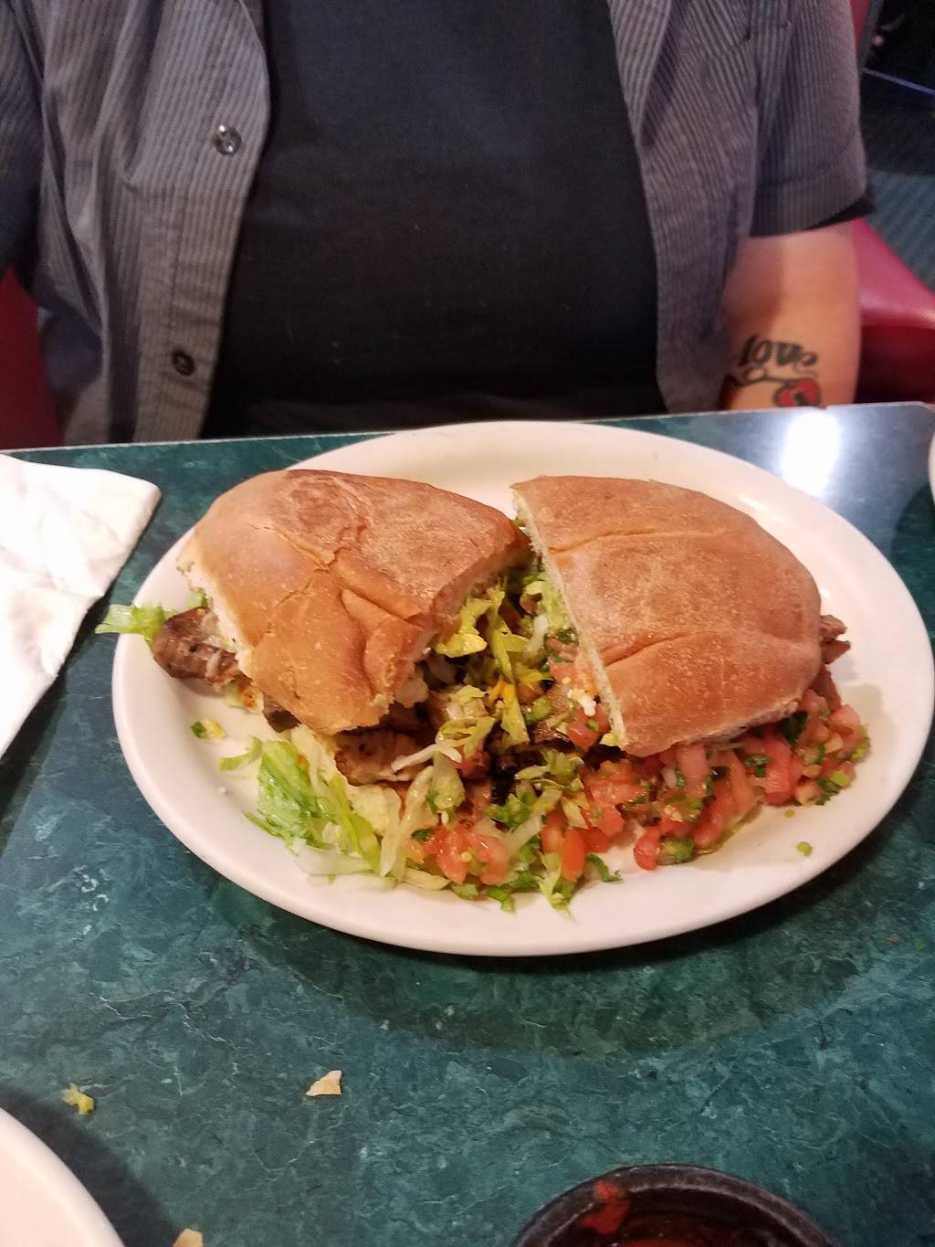 Don Lenchos Mexican & Seafood Restaurant | restaurant | 8420 W Peoria Ave, Peoria, AZ 85345, USA | 6234877086 OR +1 623-487-7086