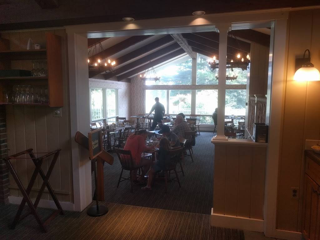 Colonial Cafe | cafe | 511 Mountain Rd, Stowe, VT 05672, USA | 8022534811 OR +1 802-253-4811