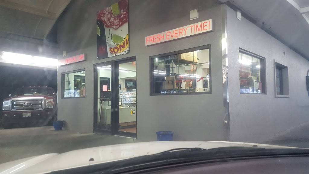 Sonic Drive-In | restaurant | 116 N Maple St, Garnett, KS 66032, USA | 7854486393 OR +1 785-448-6393