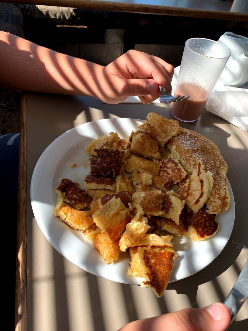 Muddy Waters Restaurant | restaurant | 6557 Road 38, Verona, ON K0H 2W0, Canada | 6133745444 OR +1 613-374-5444