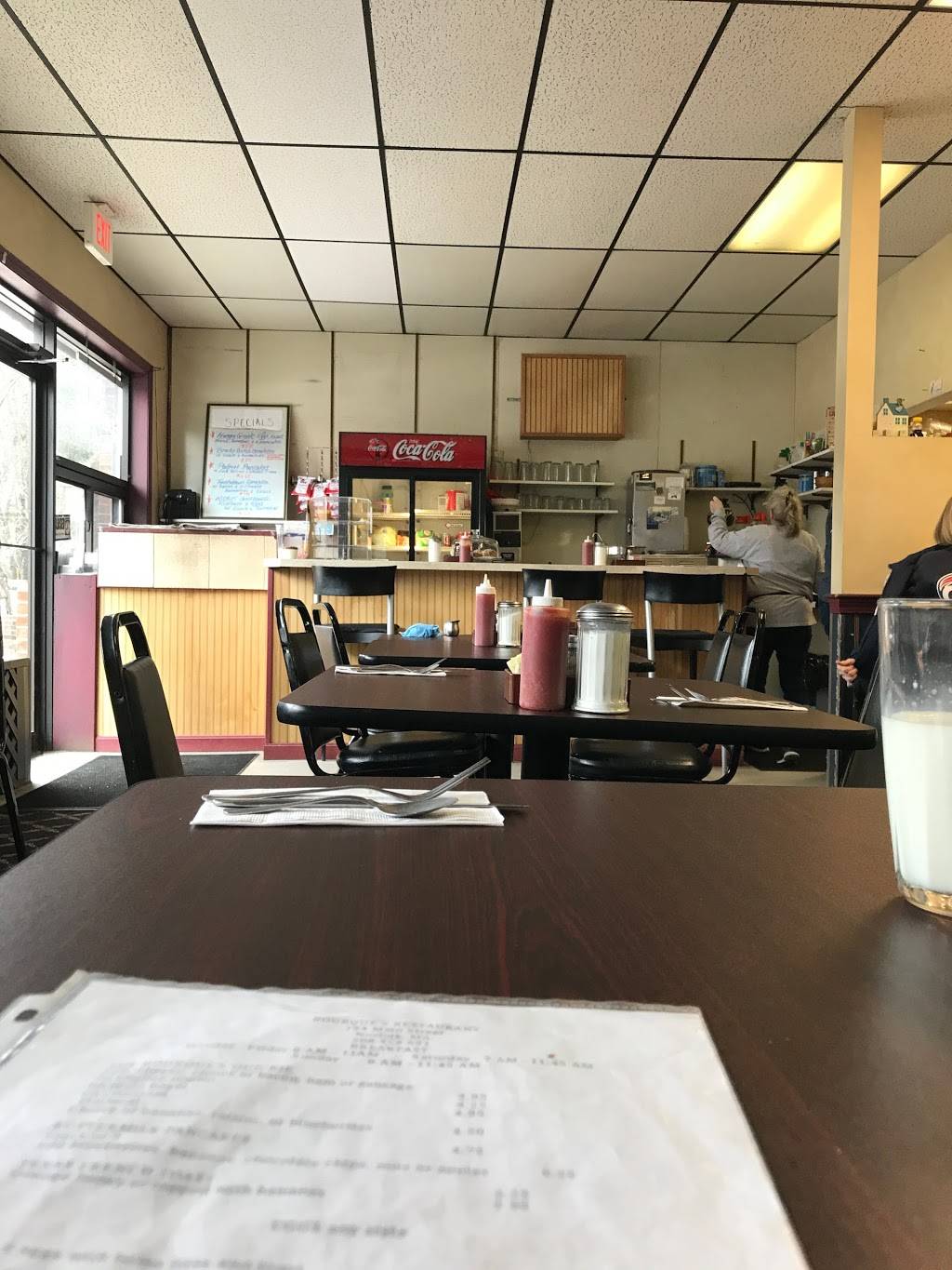 Bourque Restaurant | restaurant | 194 Main St, Norfolk, MA 02056, USA | 5085286912 OR +1 508-528-6912