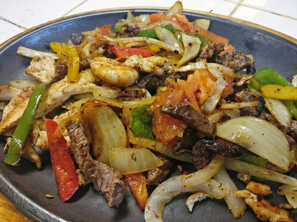 La Potosina | restaurant | 1588, 1355 Wayne Rd, Savannah, TN 38372, USA | 7319259704 OR +1 731-925-9704