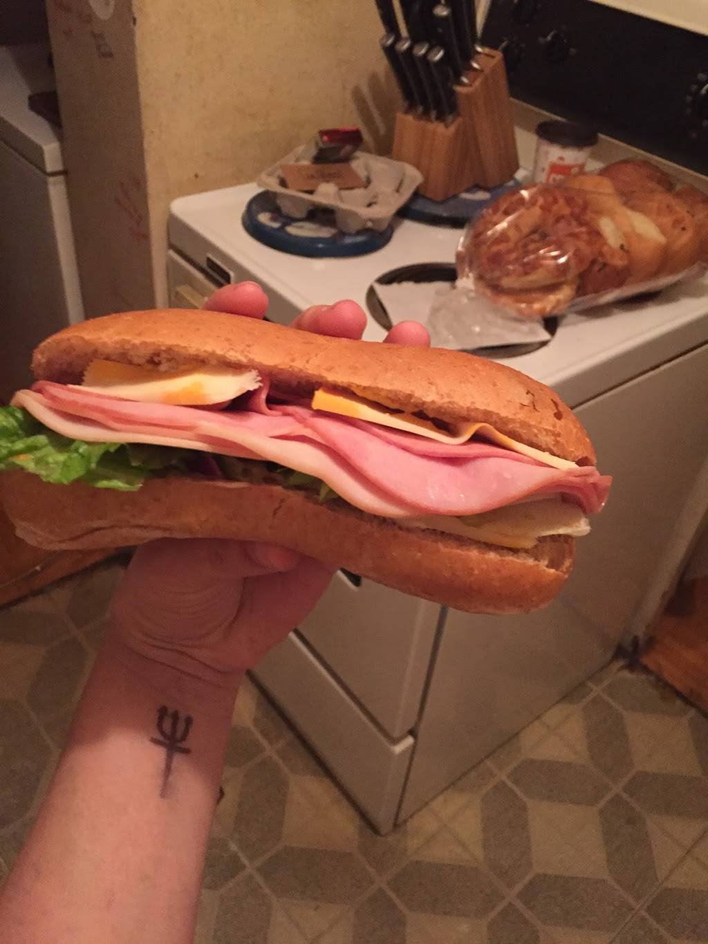 Mr.Sub | restaurant | 364 Lakeshore Rd E, Mississauga, ON L5G 1H6, Canada | 2898651200 OR +1 289-865-1200