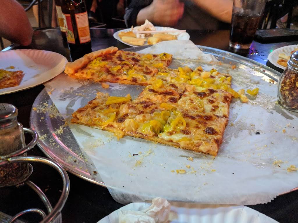 World Famous Pizza | restaurant | 142 Lincoln Hwy, DeKalb, IL 60115, USA | 8157568718 OR +1 815-756-8718